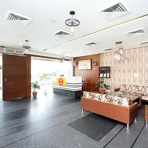 Oyo Crossroads Hotel Zirakpur